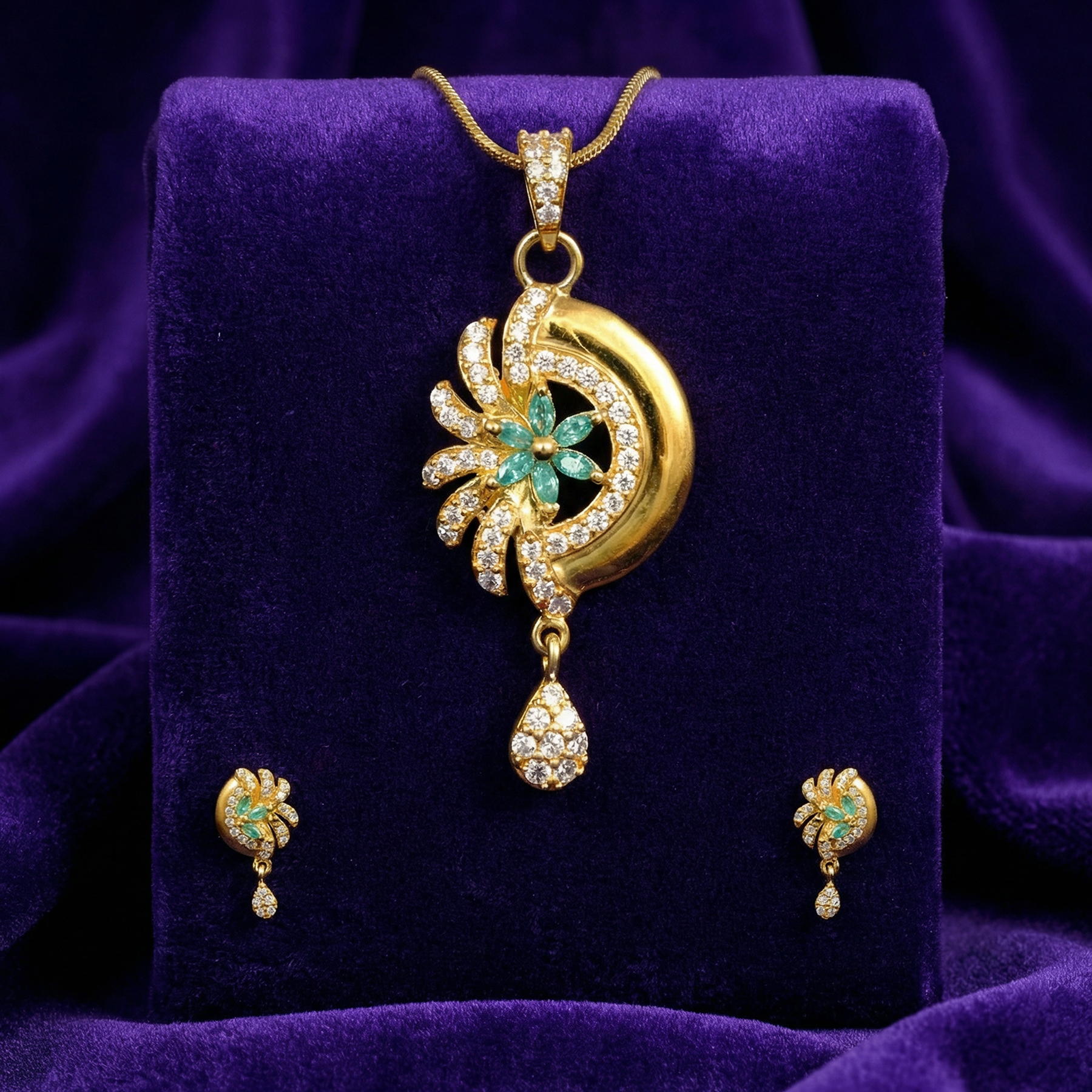 Pendant With Earrings