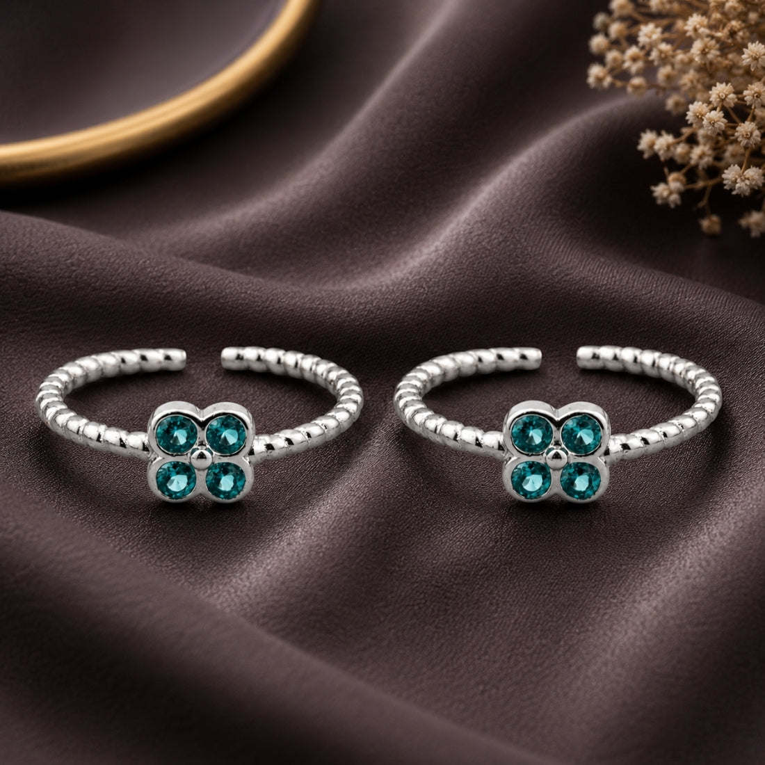 Silver Ocean Mist Quatrefoil Toe Rings (Pair)