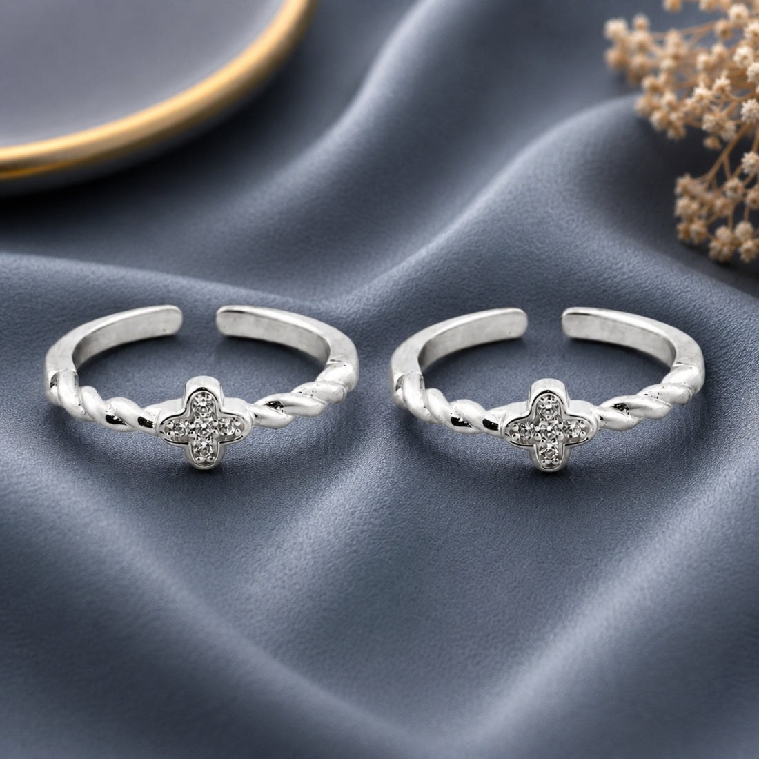 Clover Twist Adjustable Silver Toe Rings