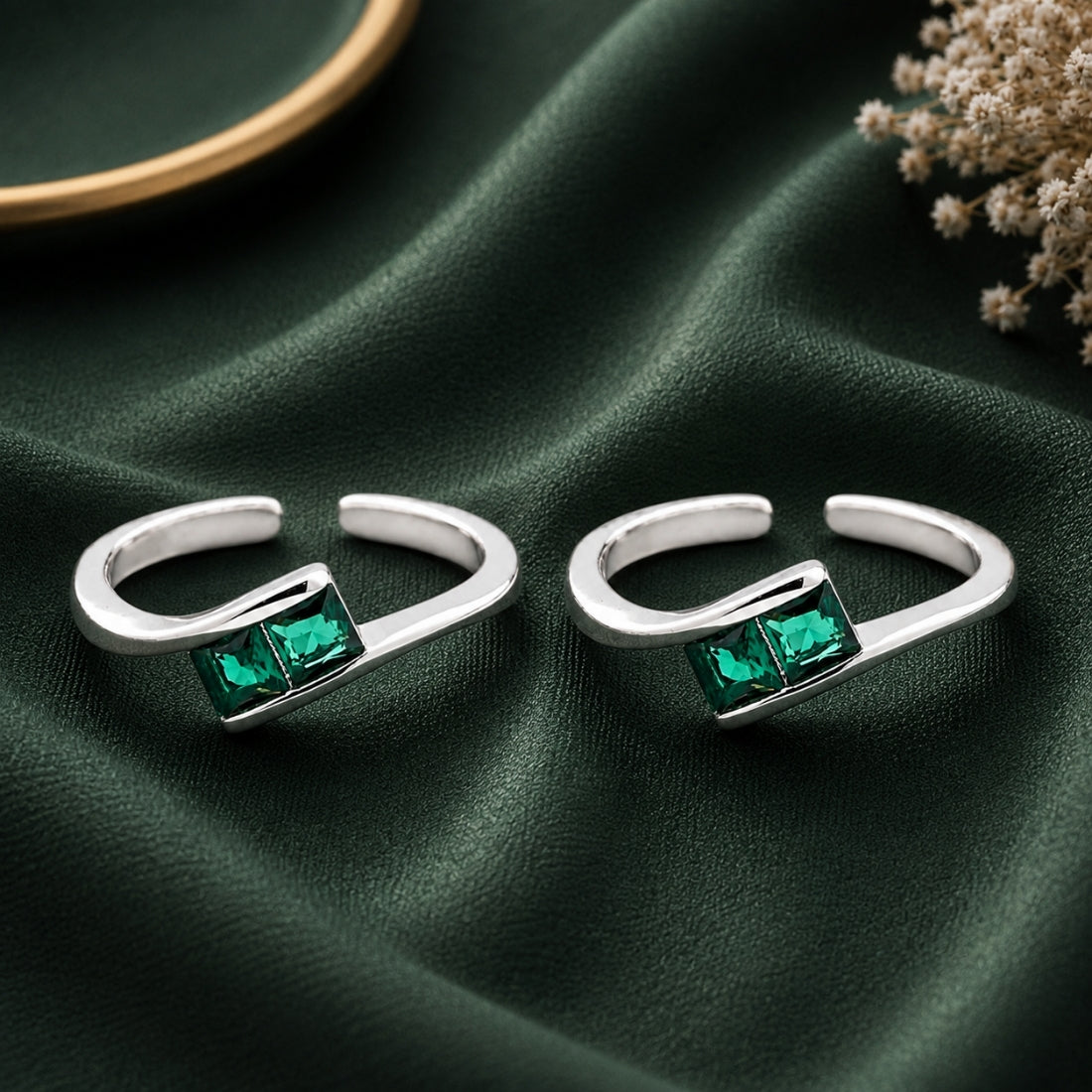 The Emerald Duo Emerald-Cut Silver Toe Rings (925 Sterling Silver Pair)