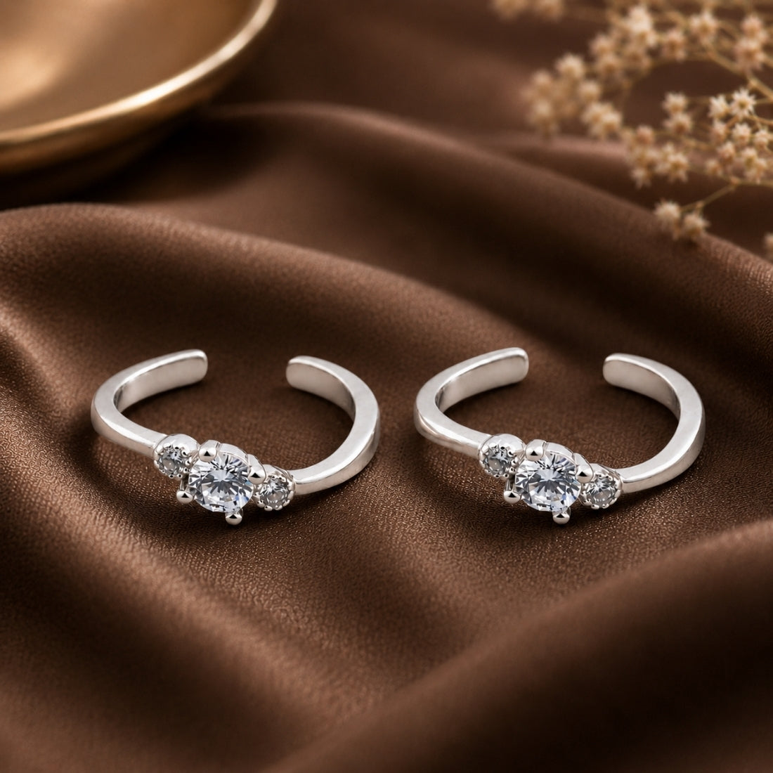 The Diya Solitaire Crown Silver Toe Rings (925 Sterling Silver Pair)