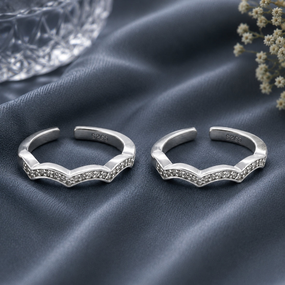The Trisha Chevron Sparkle Silver Toe Rings (925 Sterling Silver Pair)