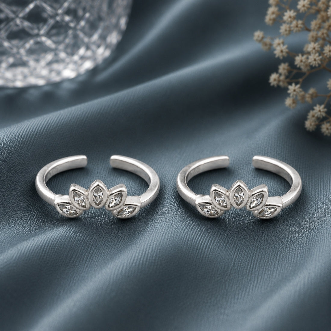The Sia Lotus Tiara Silver Toe Rings (925 Sterling Silver Pair)