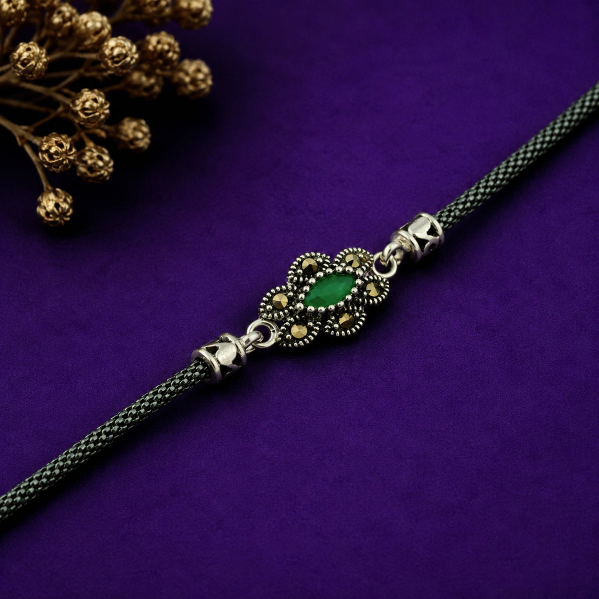 The Emerald Vignette Antique Mesh Bracelet