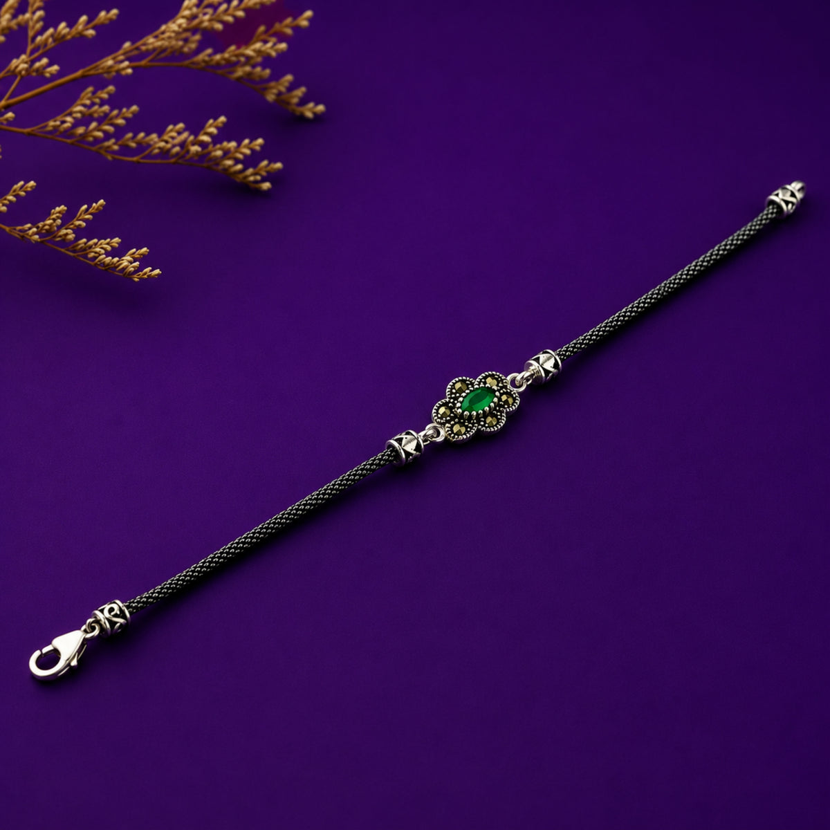 The Emerald Vignette Antique Mesh Bracelet