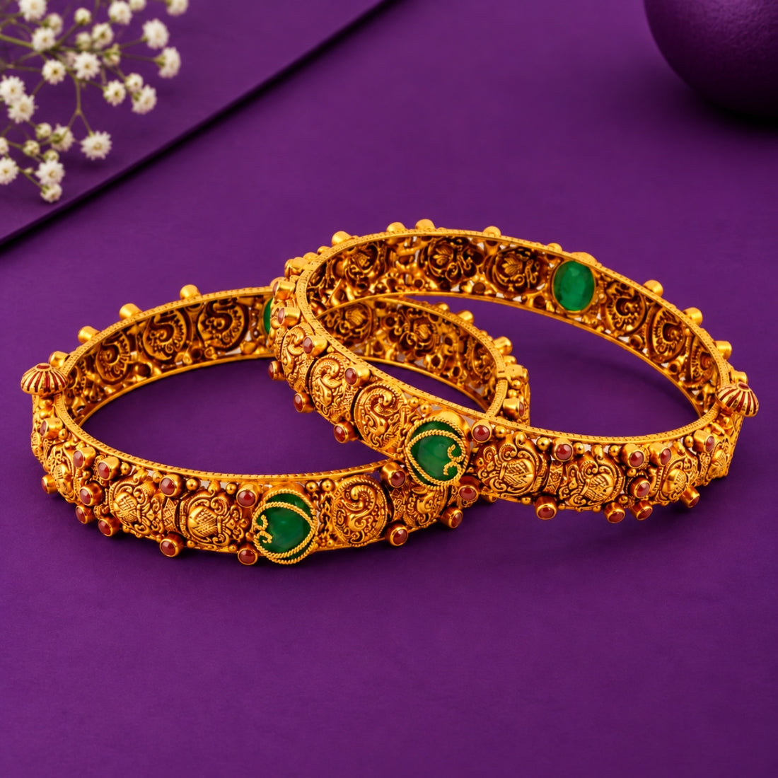 Vintage Emerald Green & Gold Embossed Swirl Nakshi Bangles