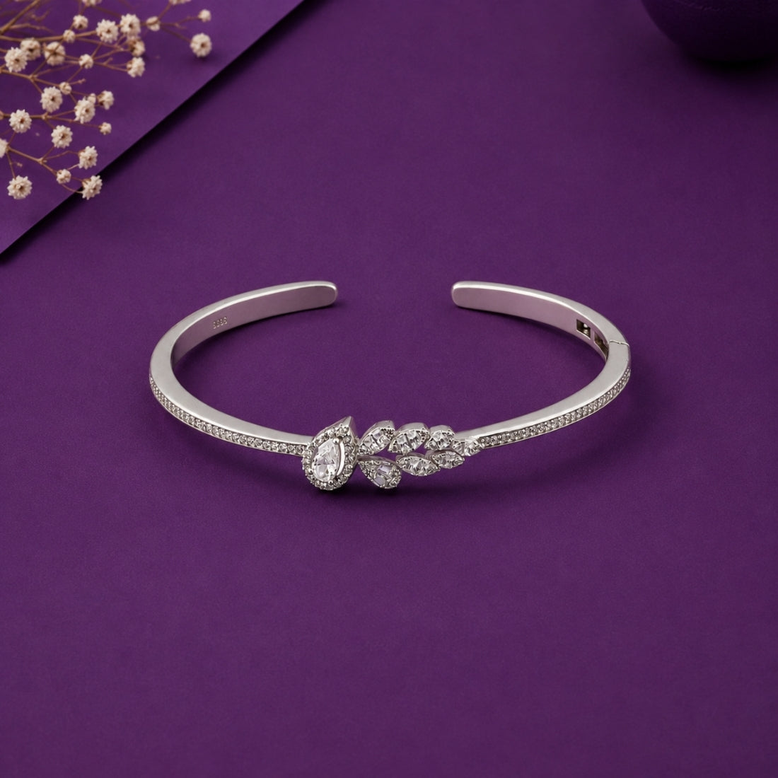 Botanical Glow Silver Laurel Leaf Kada