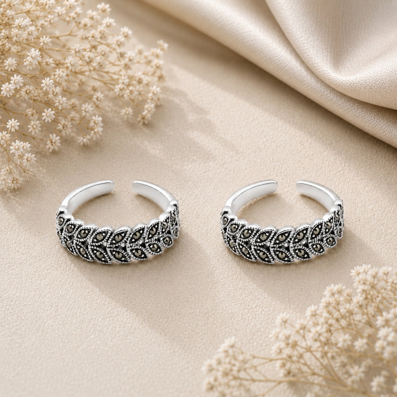 Silver Laurel Wreath Oxidized Toe Rings