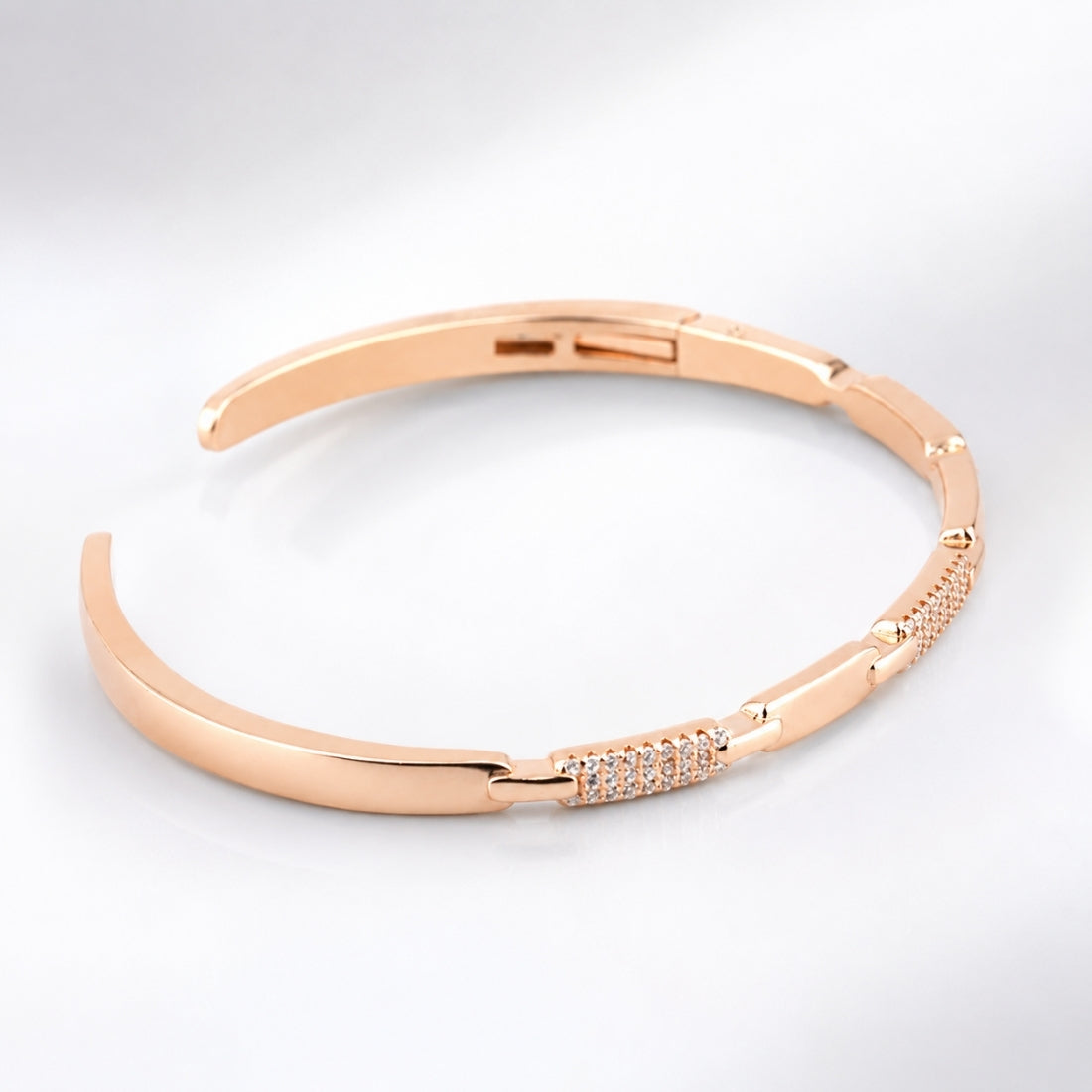 Trident Glow Triple-Band Pavé Kada