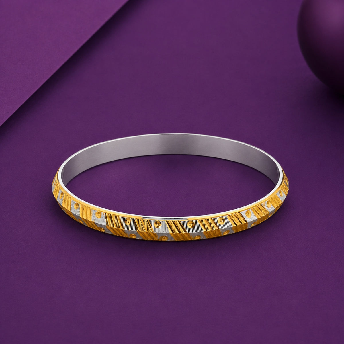 Imperial Ridge Dual-Tone Textured Wrist Kada