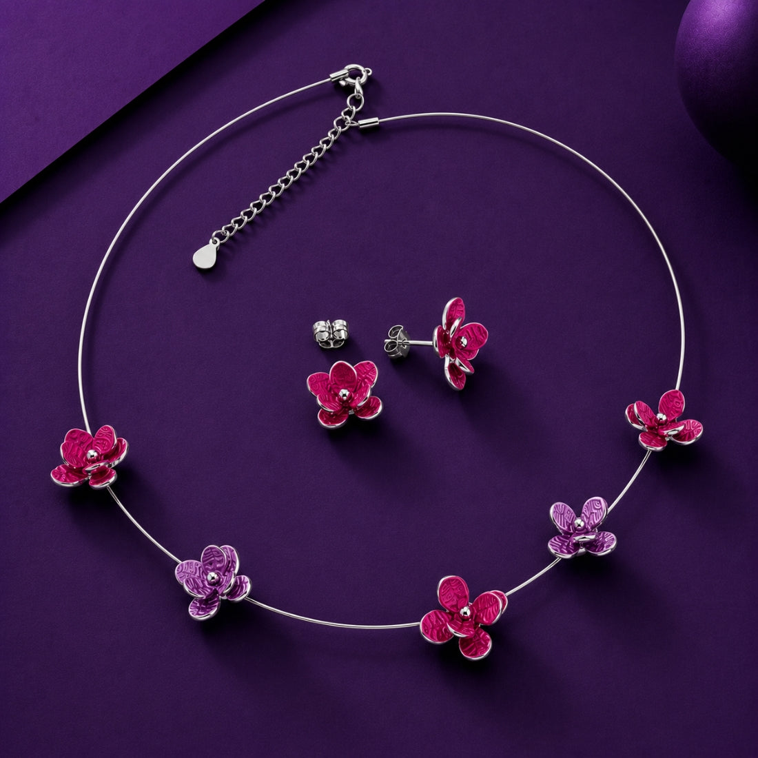 The Fuchsia Meadow Floating Wire 925 Silver Necklace Set
