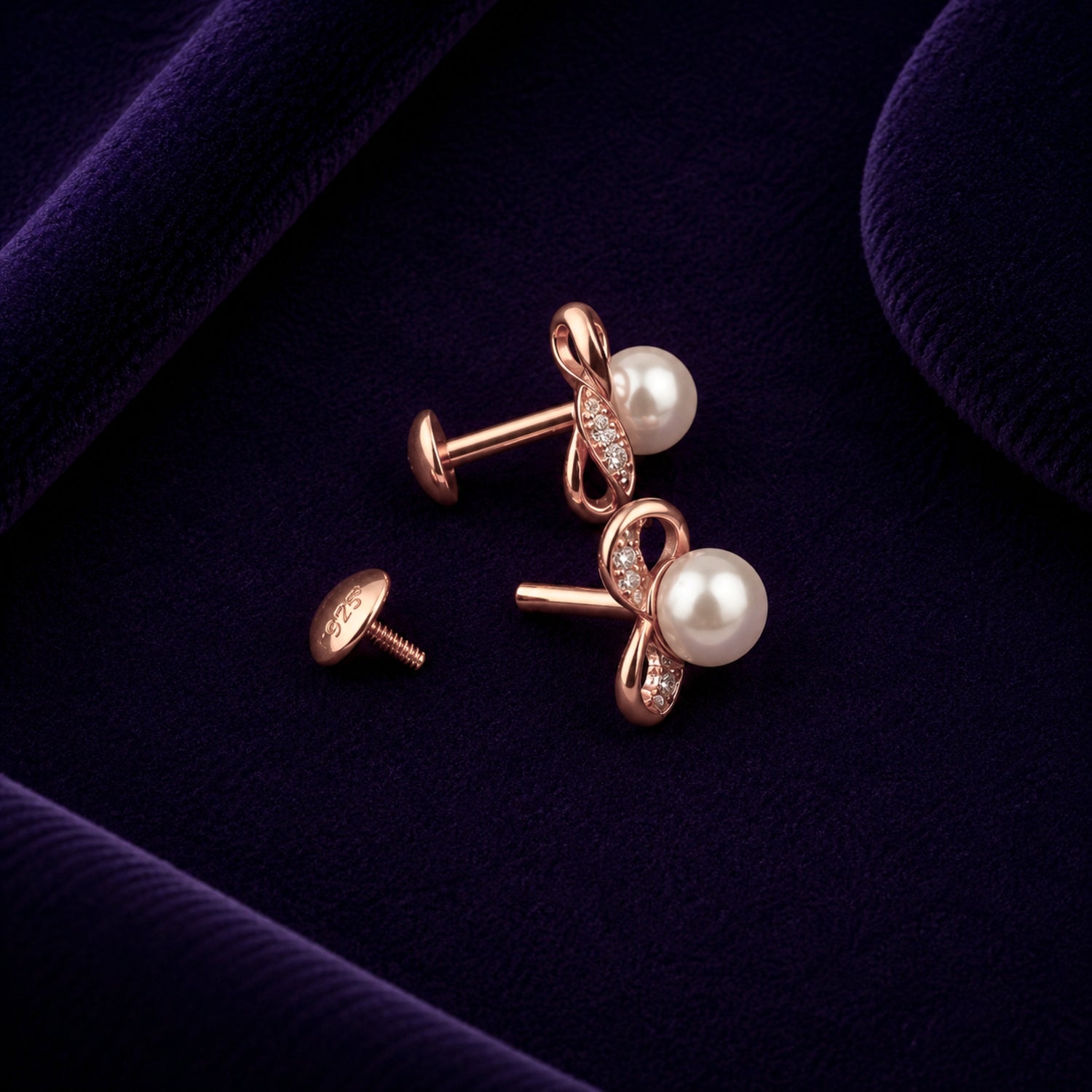 Luminous Trefoil Pearl 925 sterling silver Studs