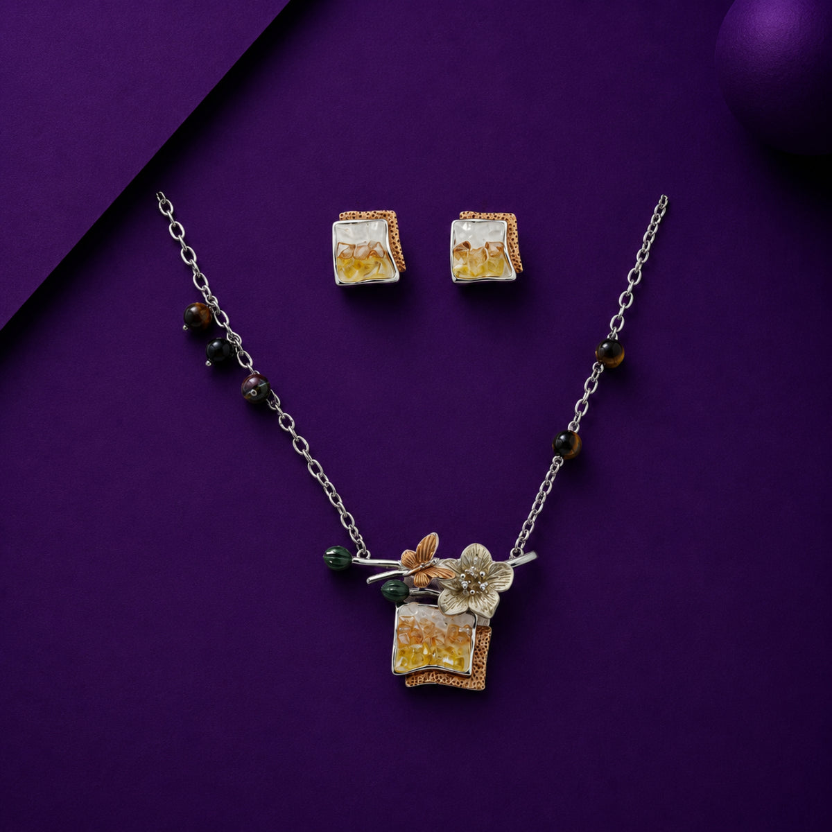 The Golden Canvas Floral Horizon Necklace Set