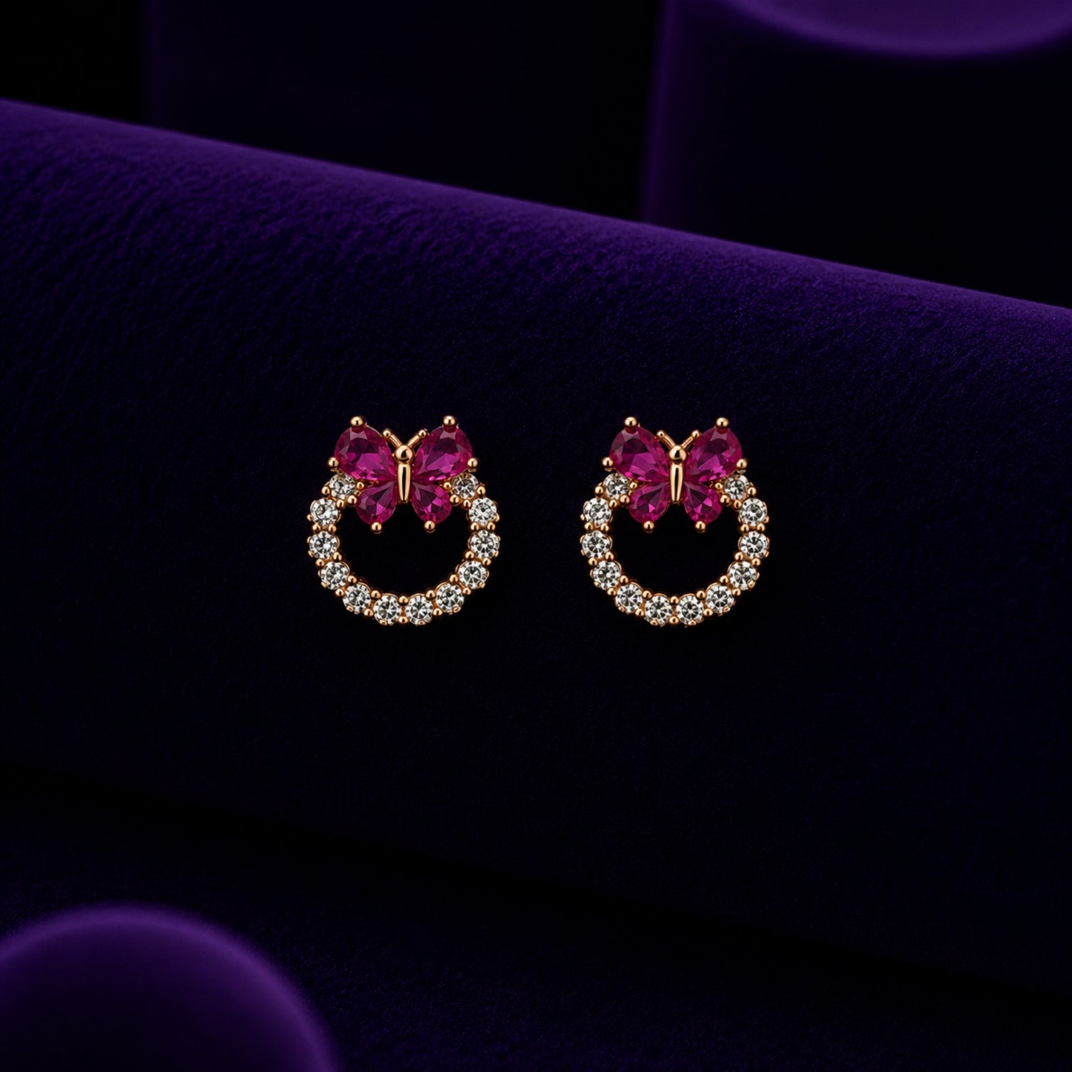 Ruby Monarch Wreath 925 silver Studs