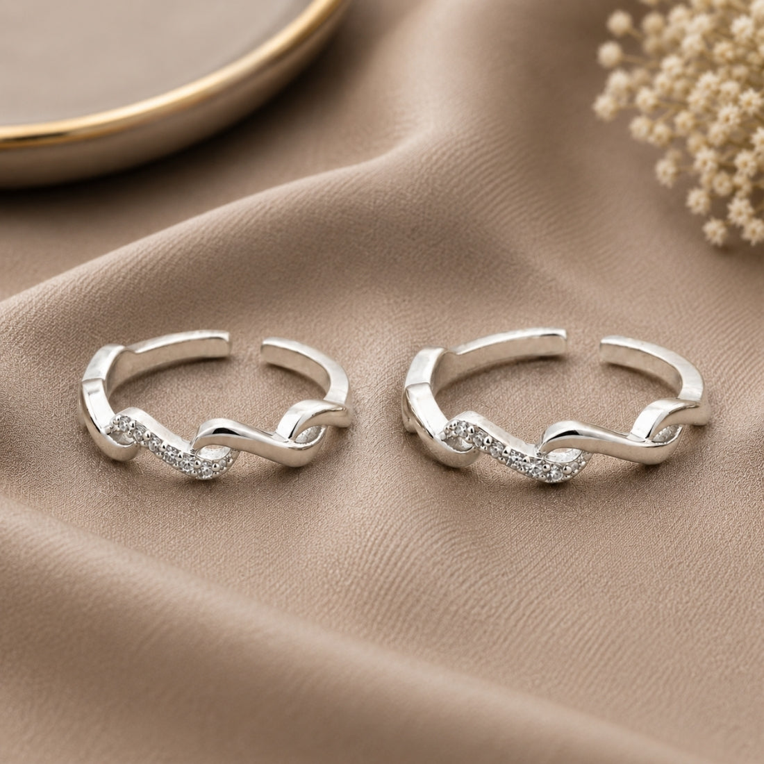 The Ananta Infinity Interlock Silver Toe Rings (925 Sterling Silver Pair)