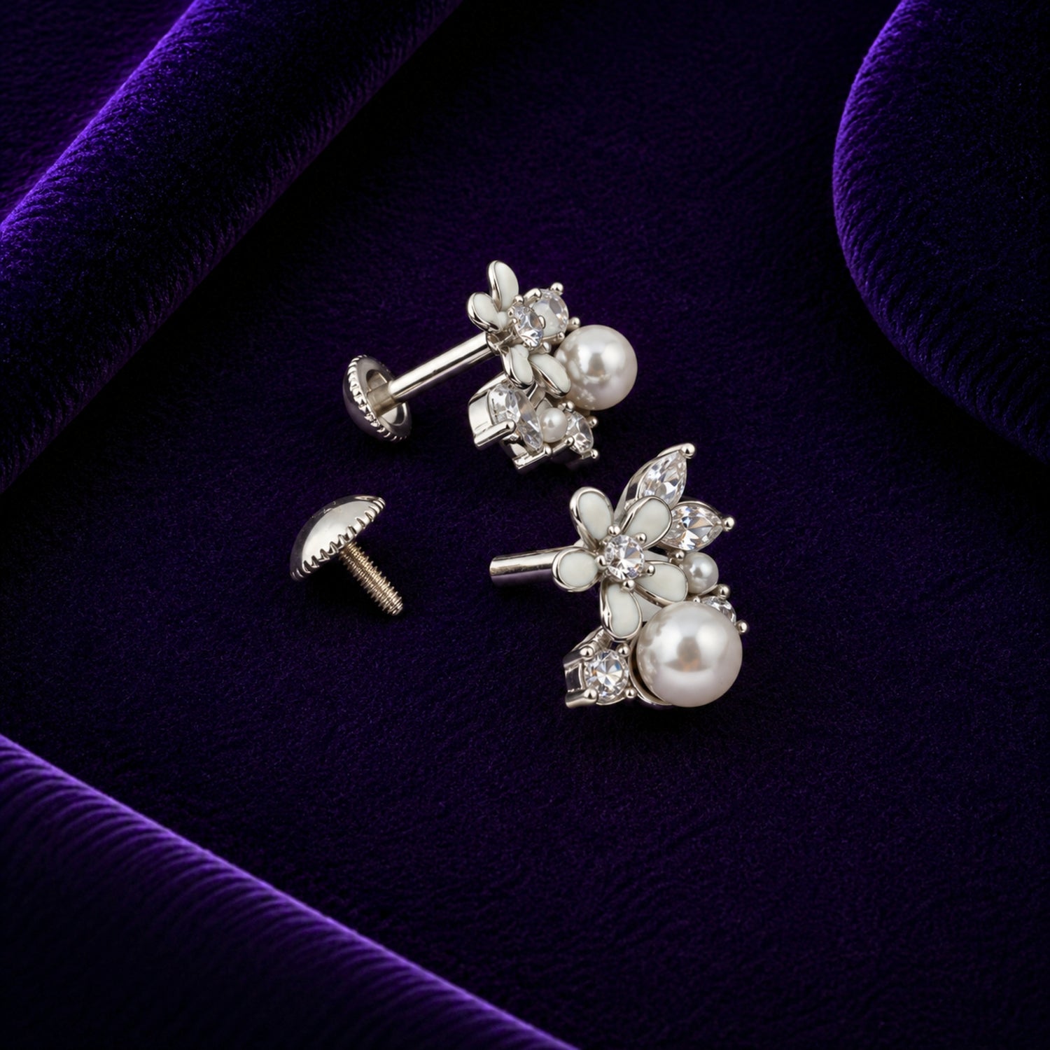 Emerald Meadow Pearl 925 silver Studs