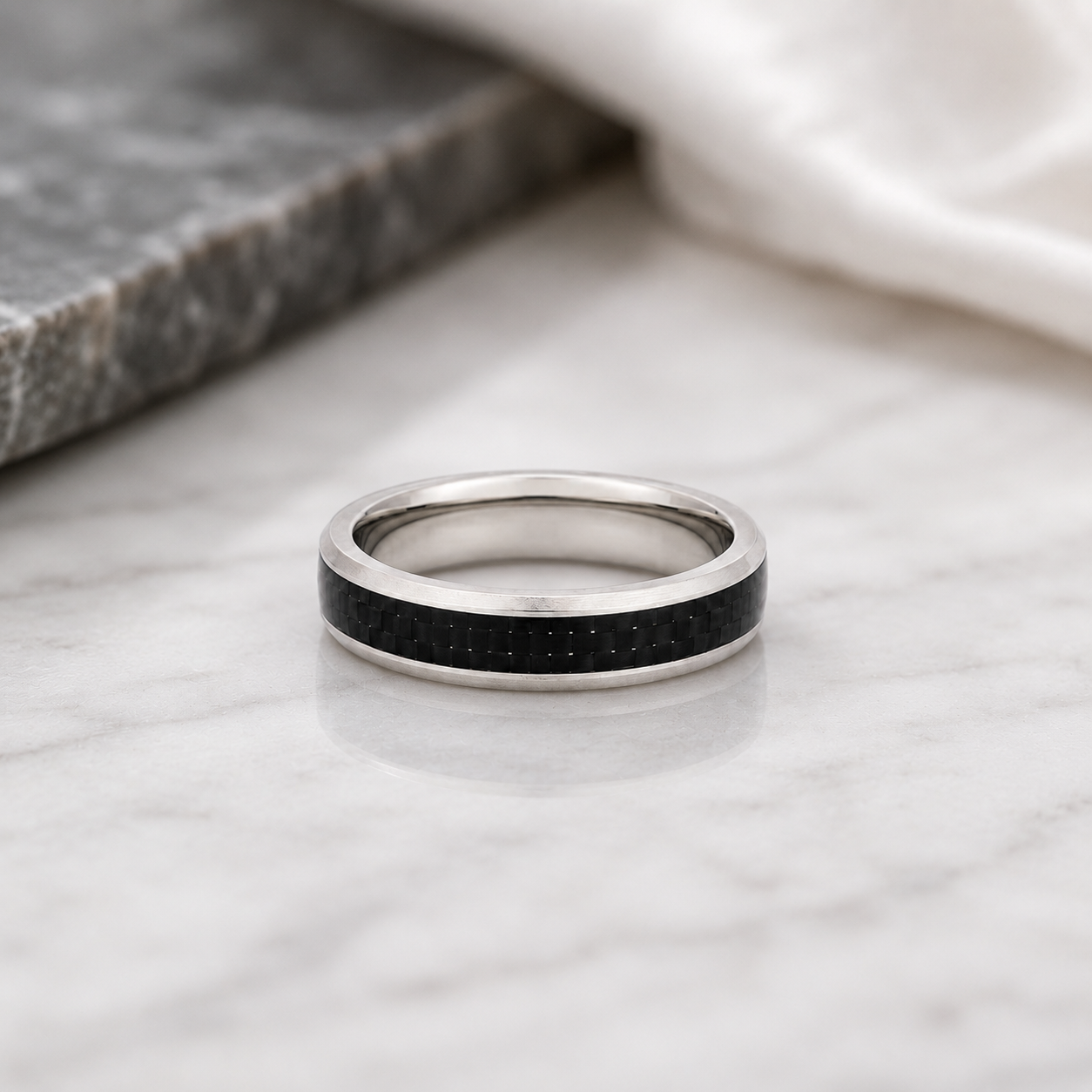 Noir Edge Ring