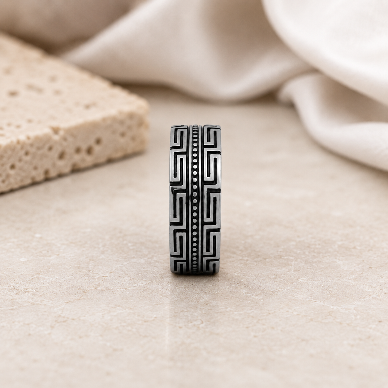 Maze Noir Band Ring